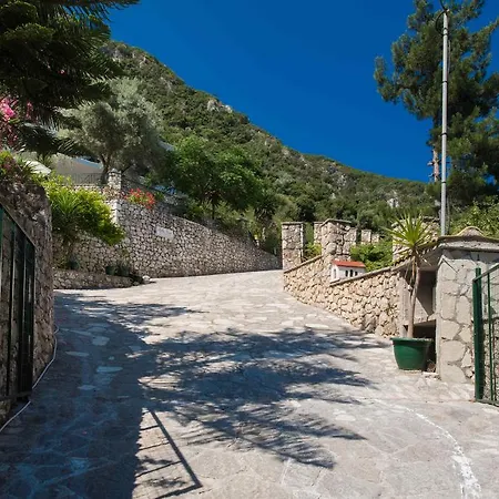 Bella Casa *